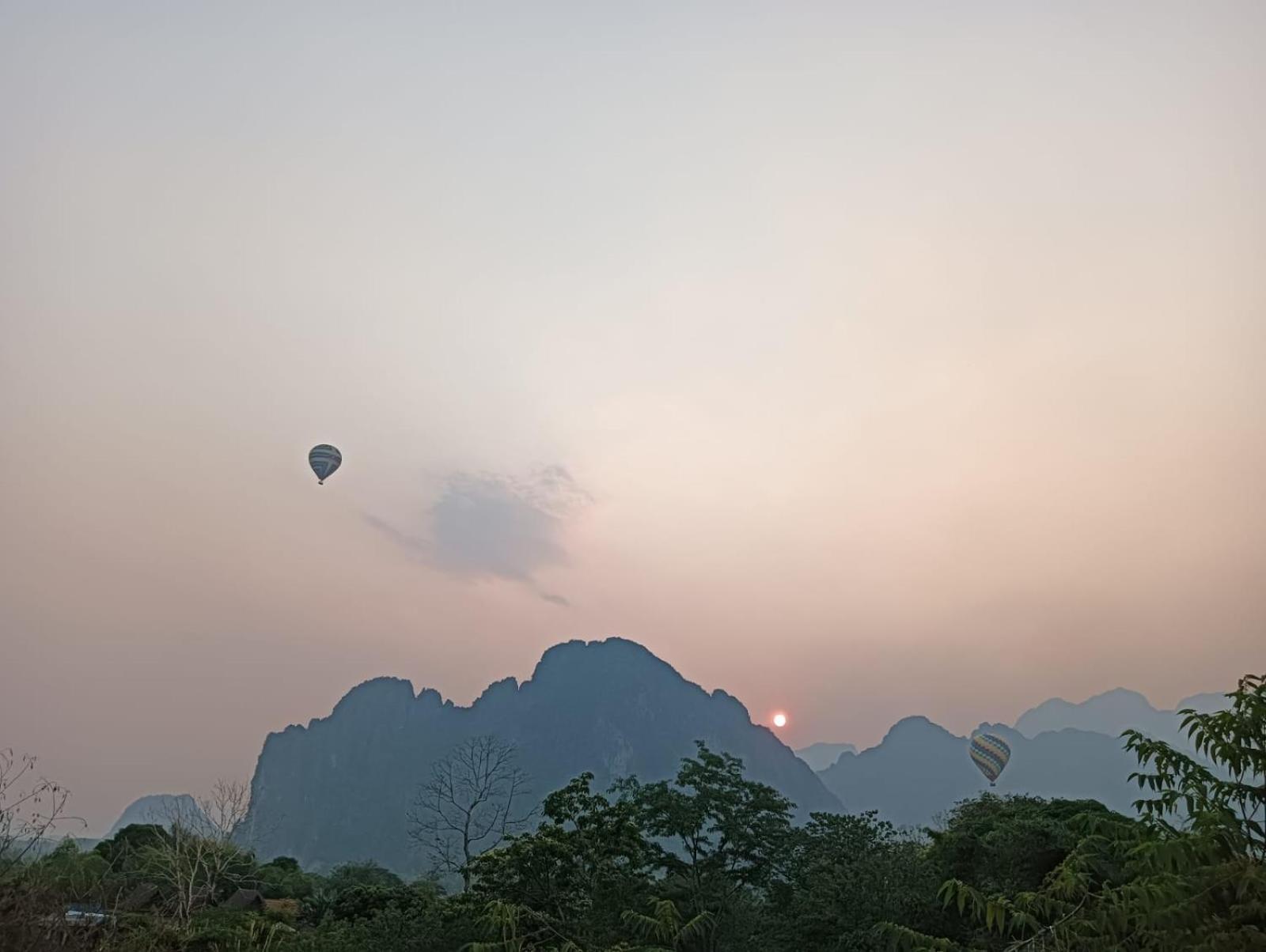 Bountang Mountain View Riverside Hotel Vang Vieng Zewnętrze zdjęcie